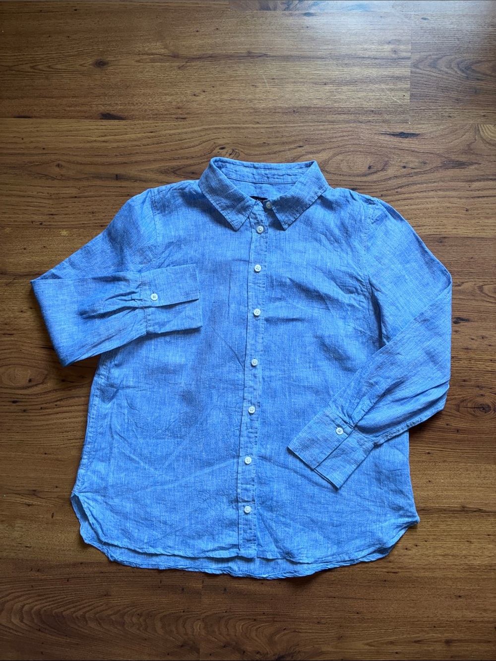 EUC Talbots Linen Cross-dye Cornflower Blue Button-Down Shirt Size M